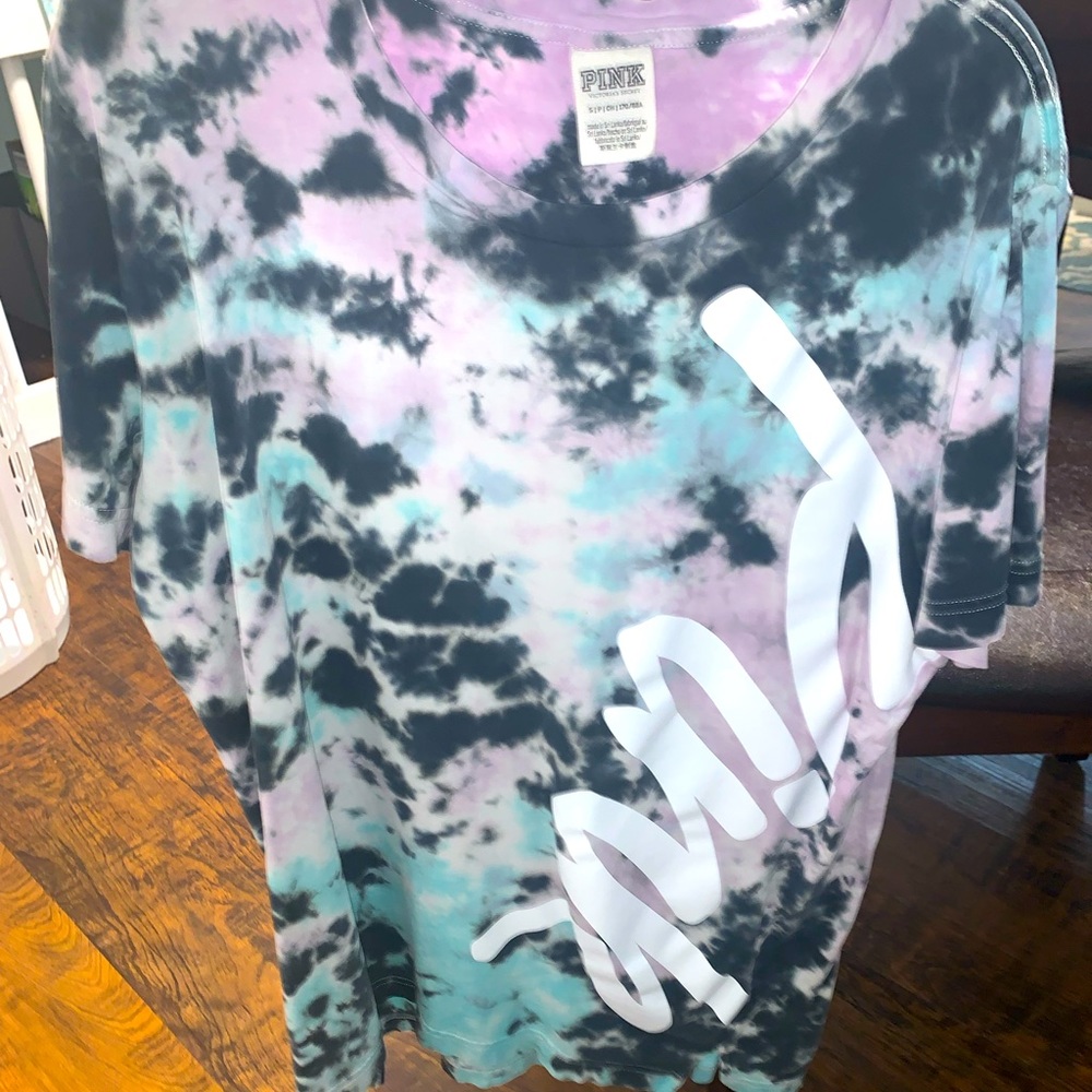VS PINK tye-dye t-shirt